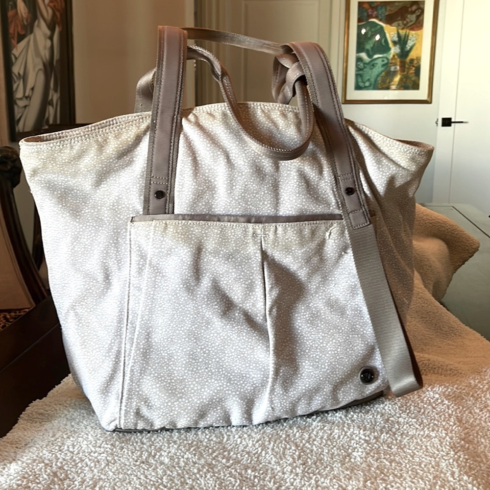 Lululemon gym tote